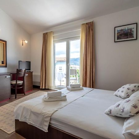 Pansion Epetium Hotell Stobreč Eksteriør bilde