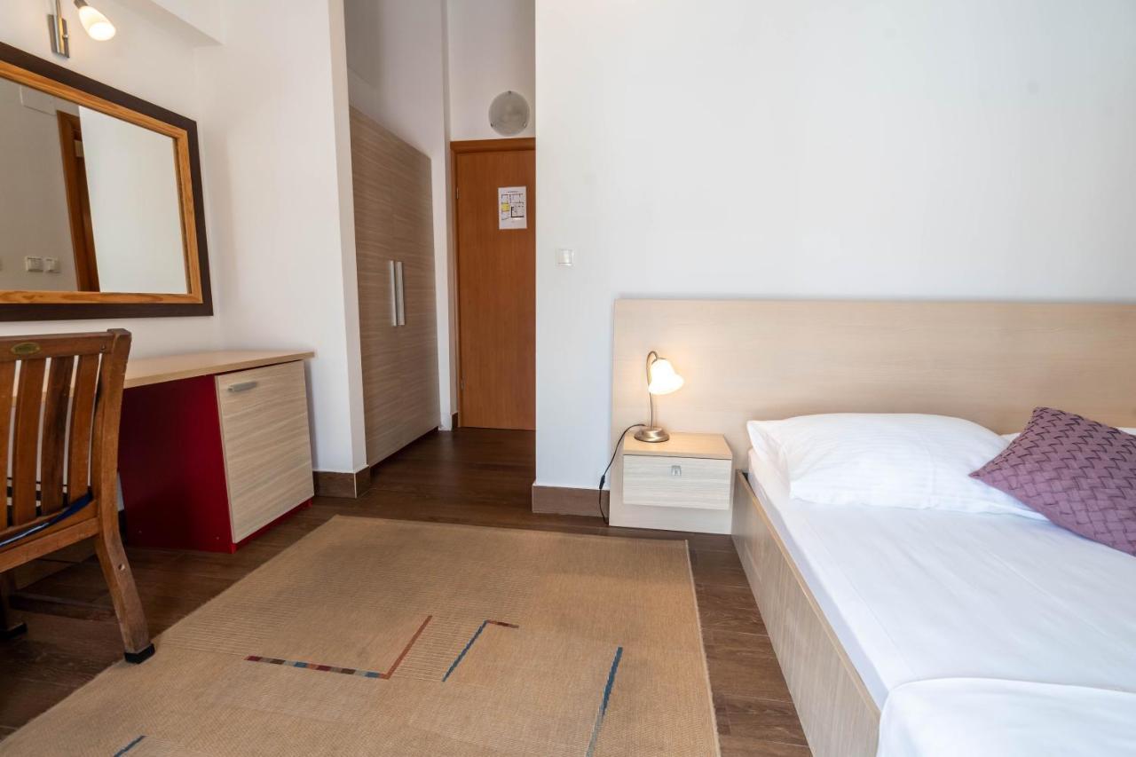 Pansion Epetium Hotell Stobreč Eksteriør bilde