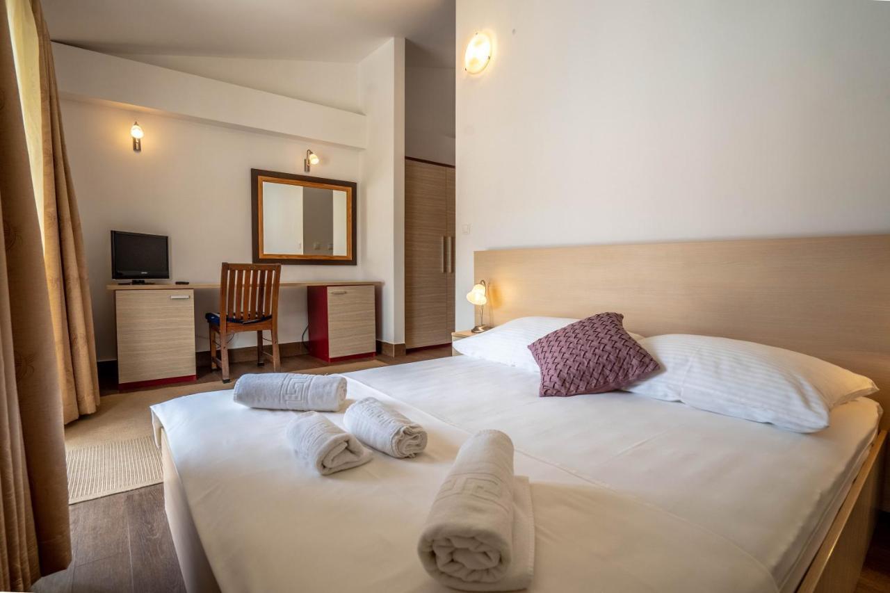 Pansion Epetium Hotell Stobreč Eksteriør bilde