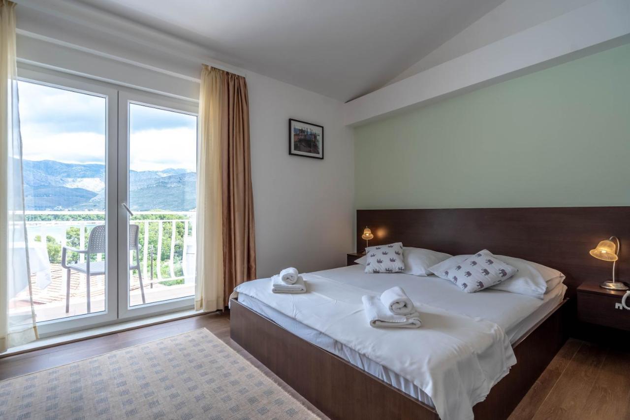 Pansion Epetium Hotell Stobreč Eksteriør bilde