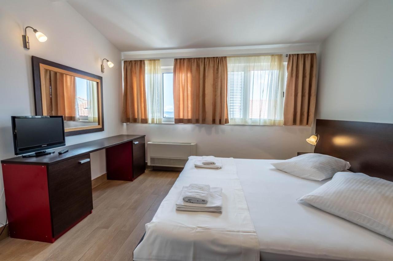 Pansion Epetium Hotell Stobreč Eksteriør bilde
