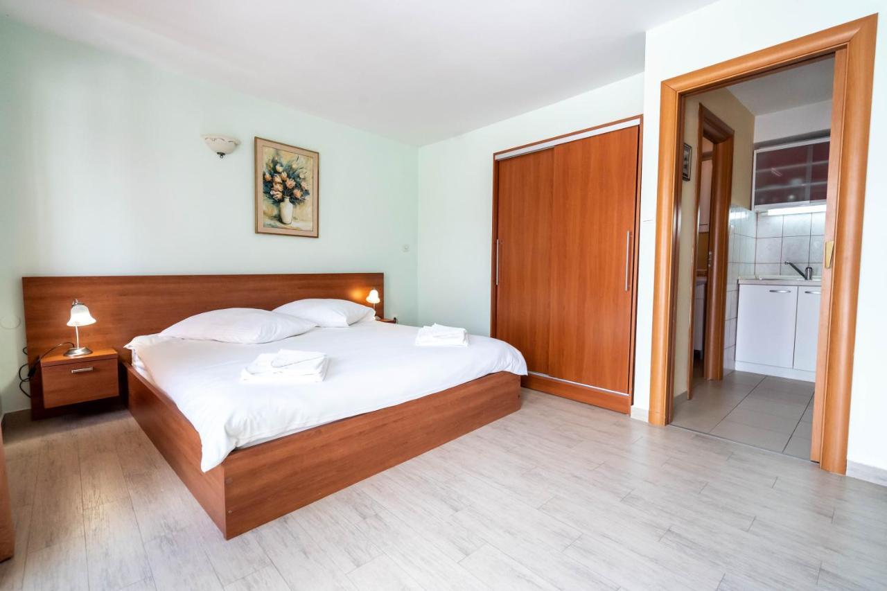 Pansion Epetium Hotell Stobreč Eksteriør bilde