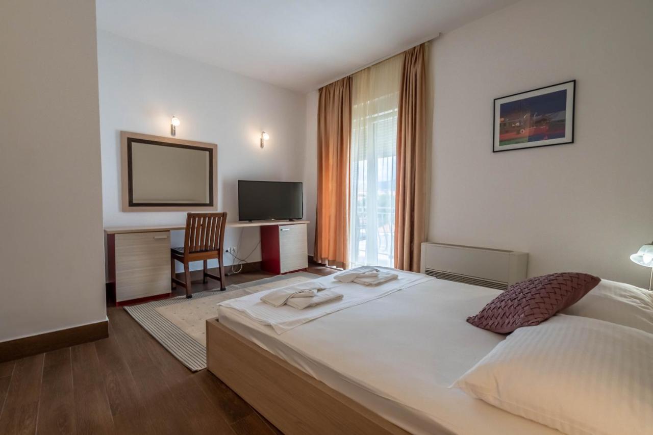 Pansion Epetium Hotell Stobreč Eksteriør bilde