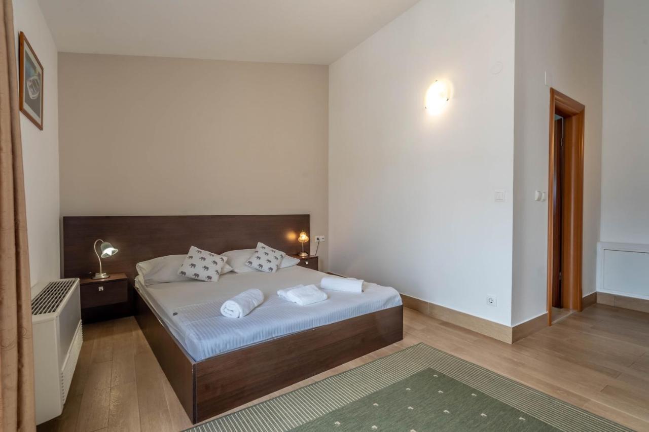 Pansion Epetium Hotell Stobreč Eksteriør bilde