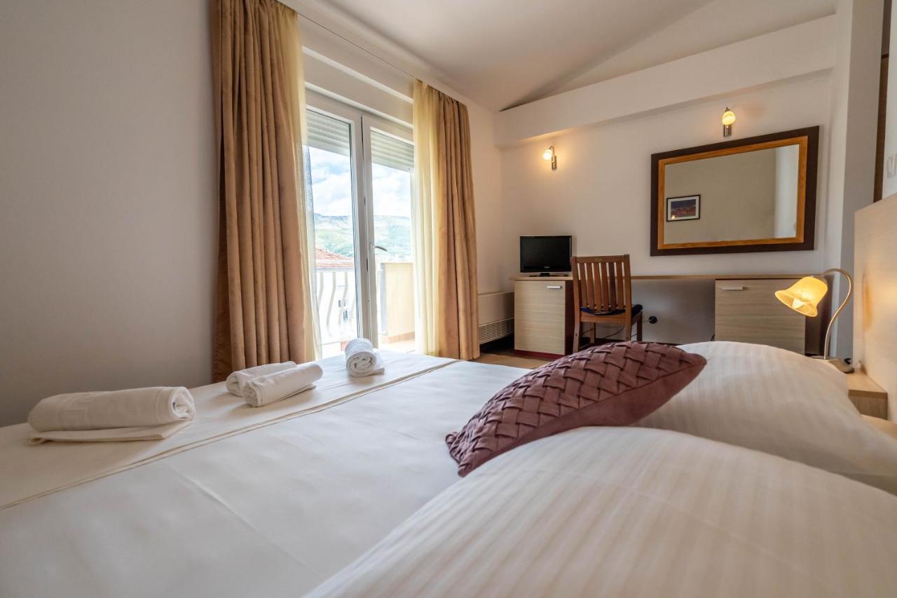 Pansion Epetium Hotell Stobreč Eksteriør bilde
